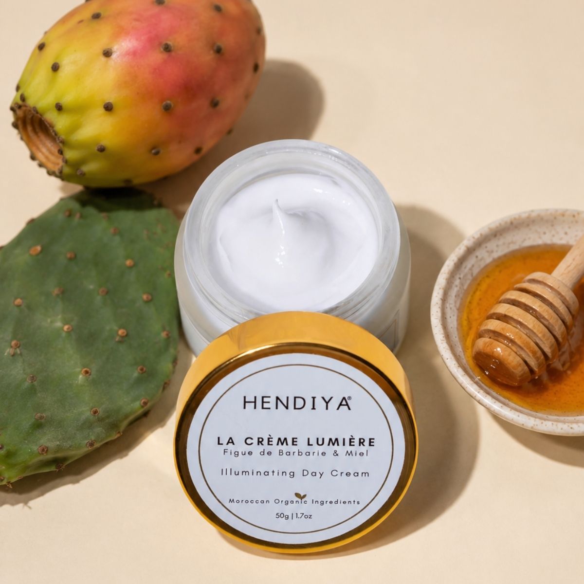 Texture and ingredients of La Crème Lumière: prickly pear and honey