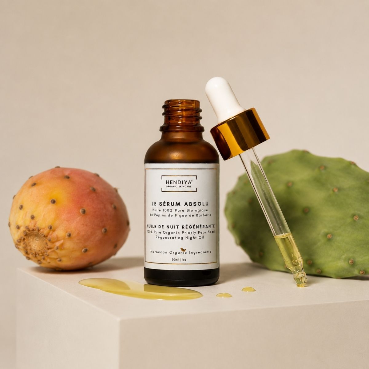 Hendiya prickly pear seed oil with fresh prickly pear fruit and pad, pure organic oil texture